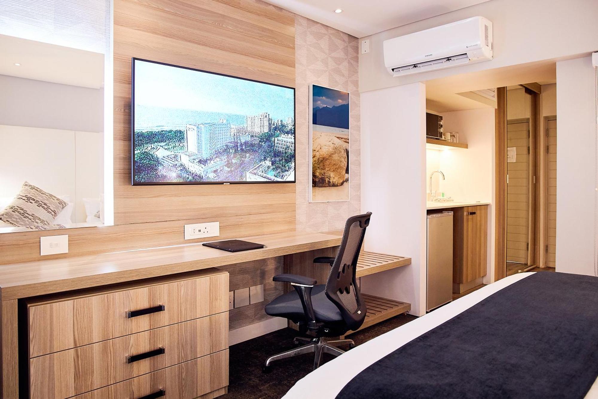 First Group Riviera Suites Cape Town Eksteriør bilde