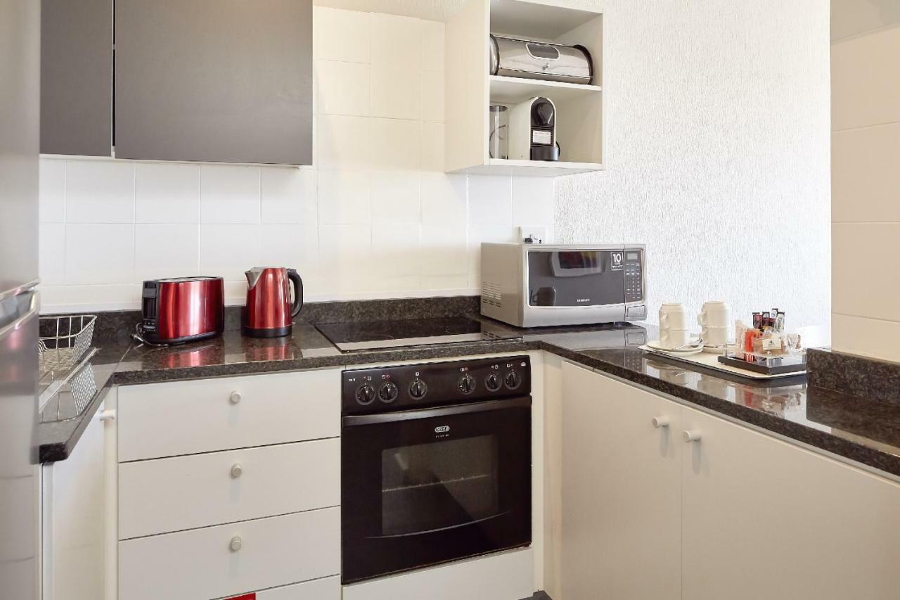 First Group Riviera Suites Cape Town Eksteriør bilde